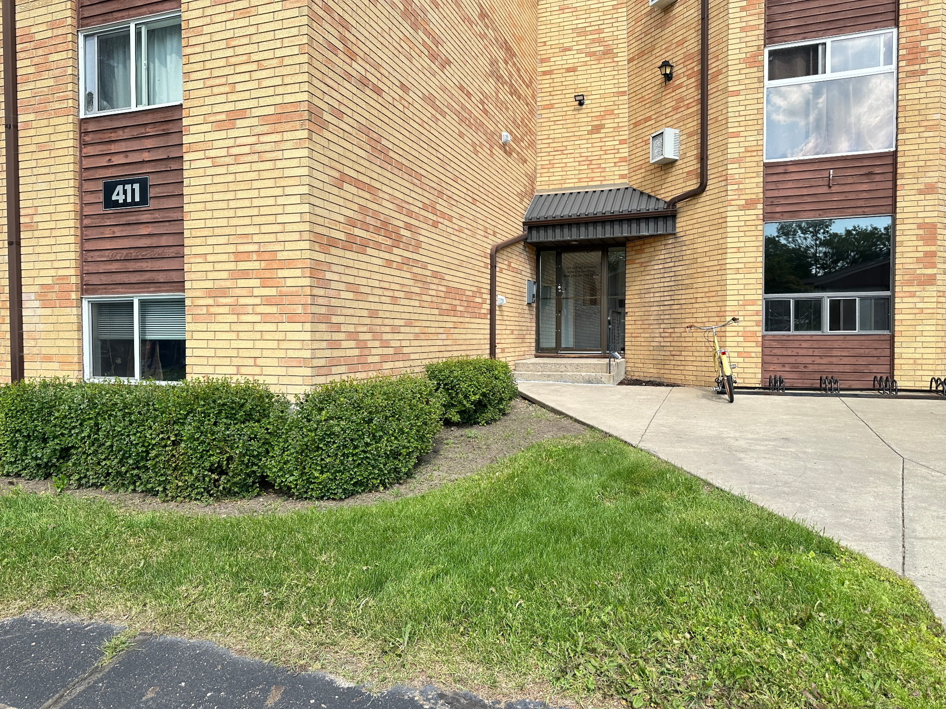 411 Tait Court #304｜望湖景观一房公寓出售！——林与唐地产 - 3